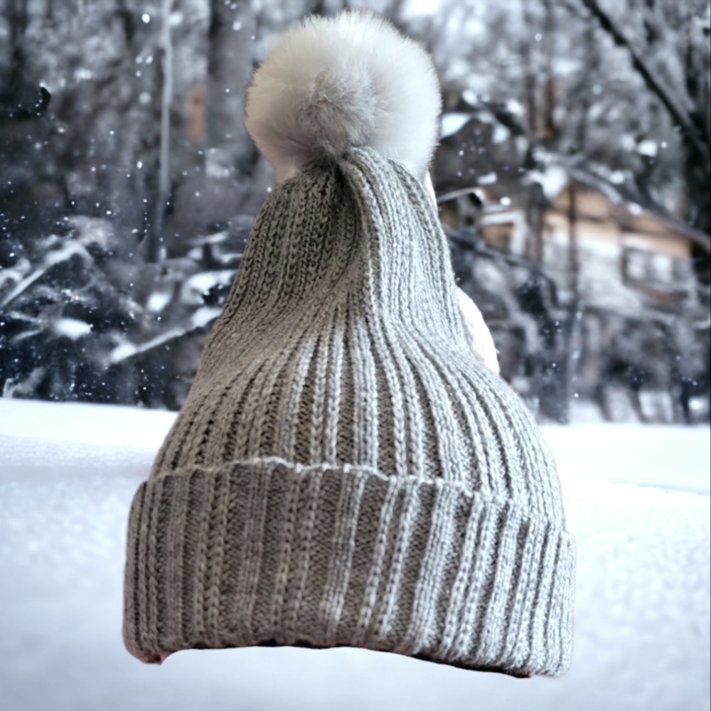 HOST PICK 😊 Vtg Gray Pom Pom Beanies Snow Winter Knit Adult Hat Cap